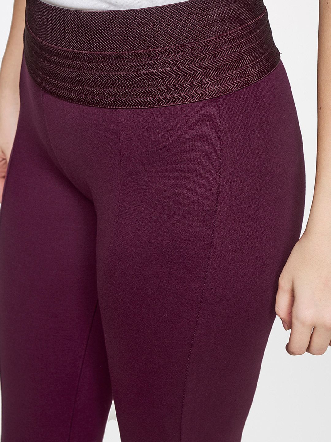 AND Women Red Solid Tapered Fit Chinos Cropped Trousers