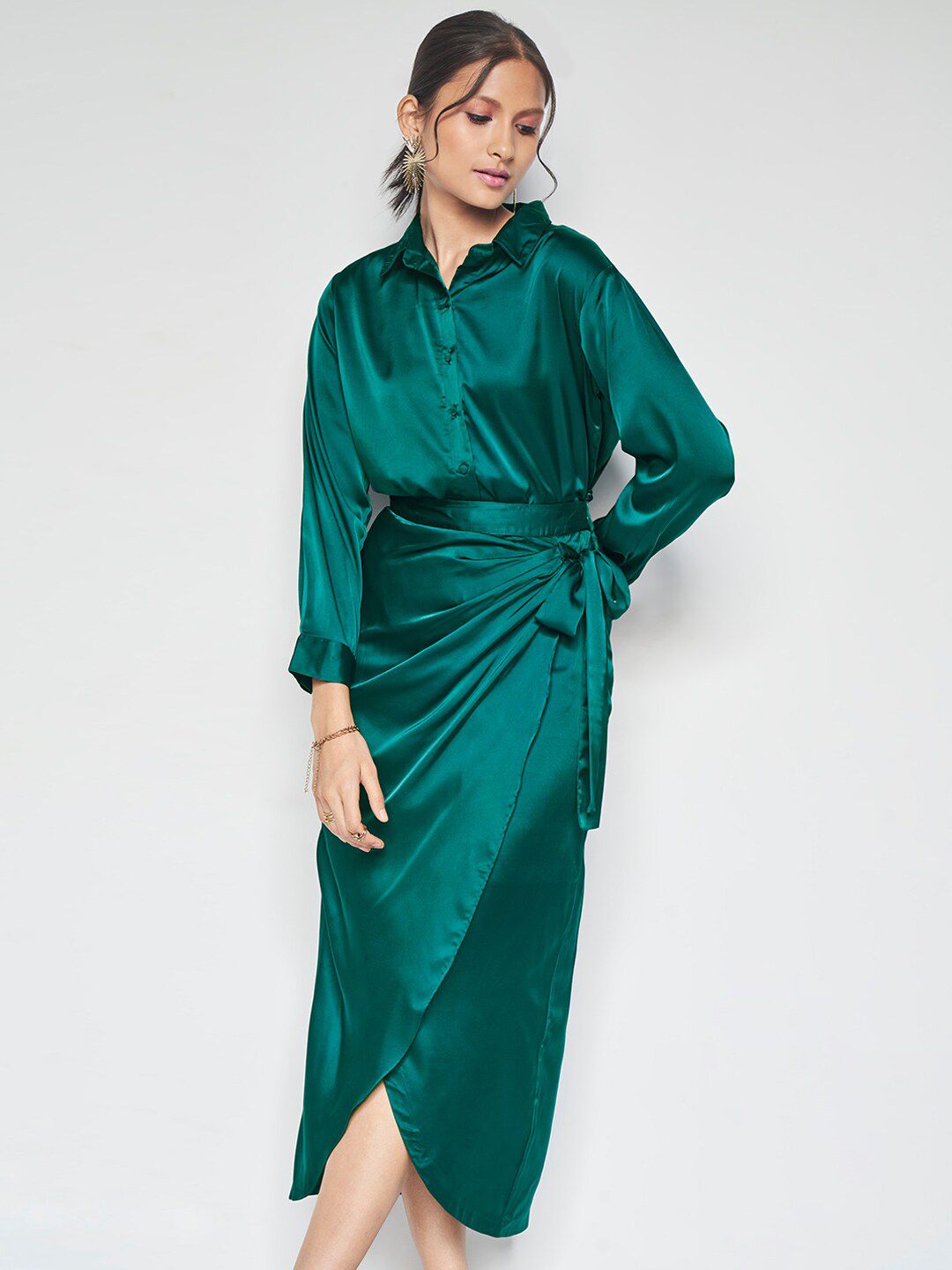 AND Collar Neck Shirt & Mid -Rise Skirt Co-Ords