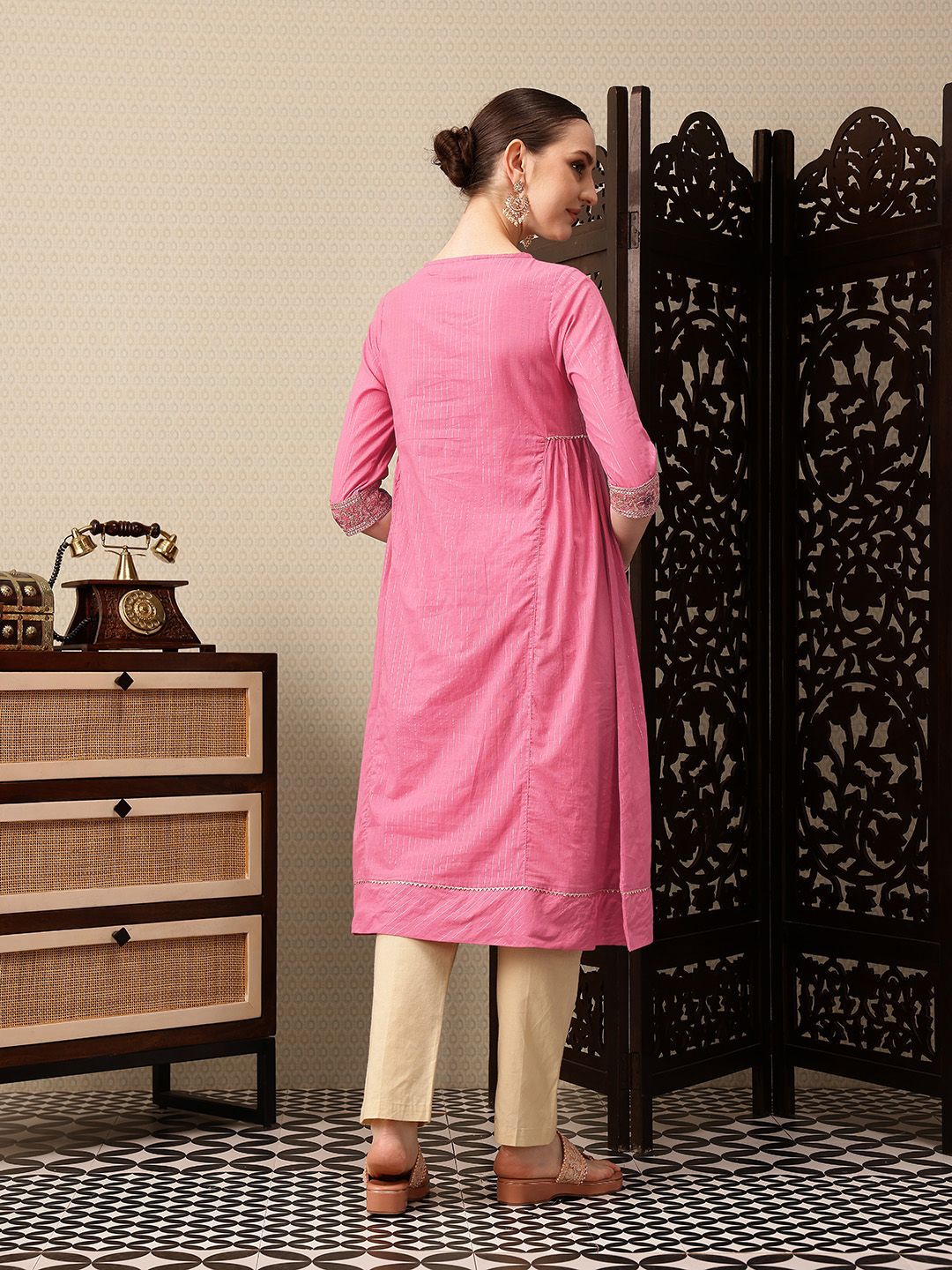 House of Pataudi Striped Keyhole Neck Sequinned A-Line Jashn Kurta