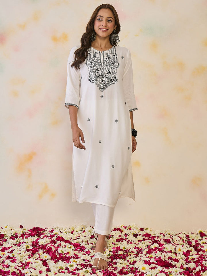 Indo Era Women Floral Embroidered Thread Work Floral Kurta