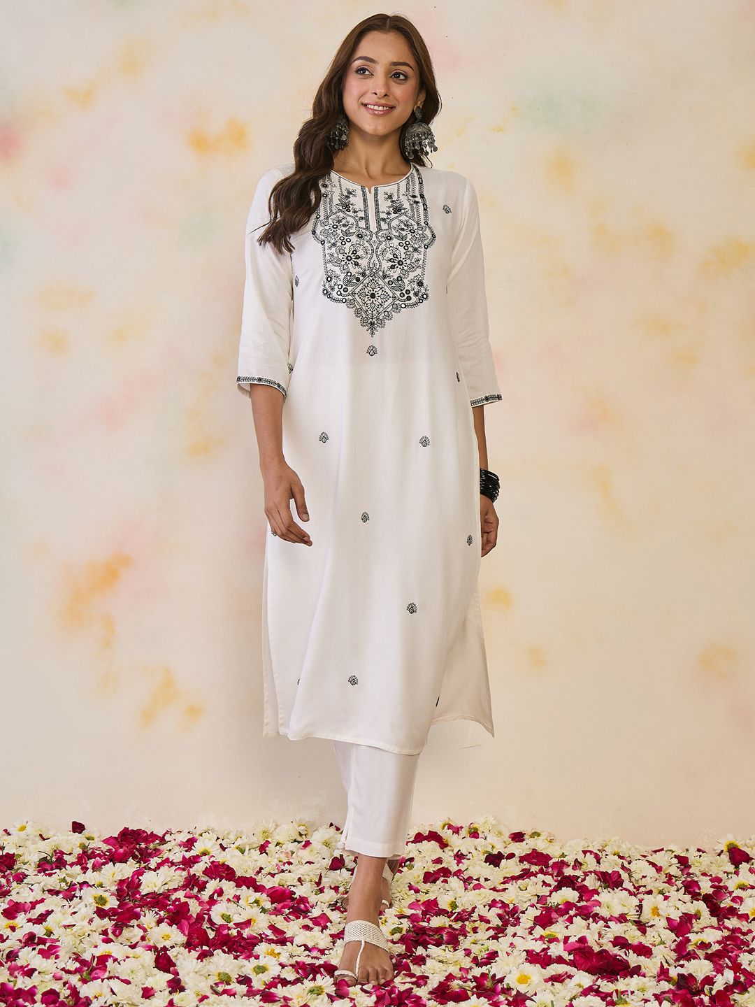Indo Era Women Floral Embroidered Thread Work Floral Kurta