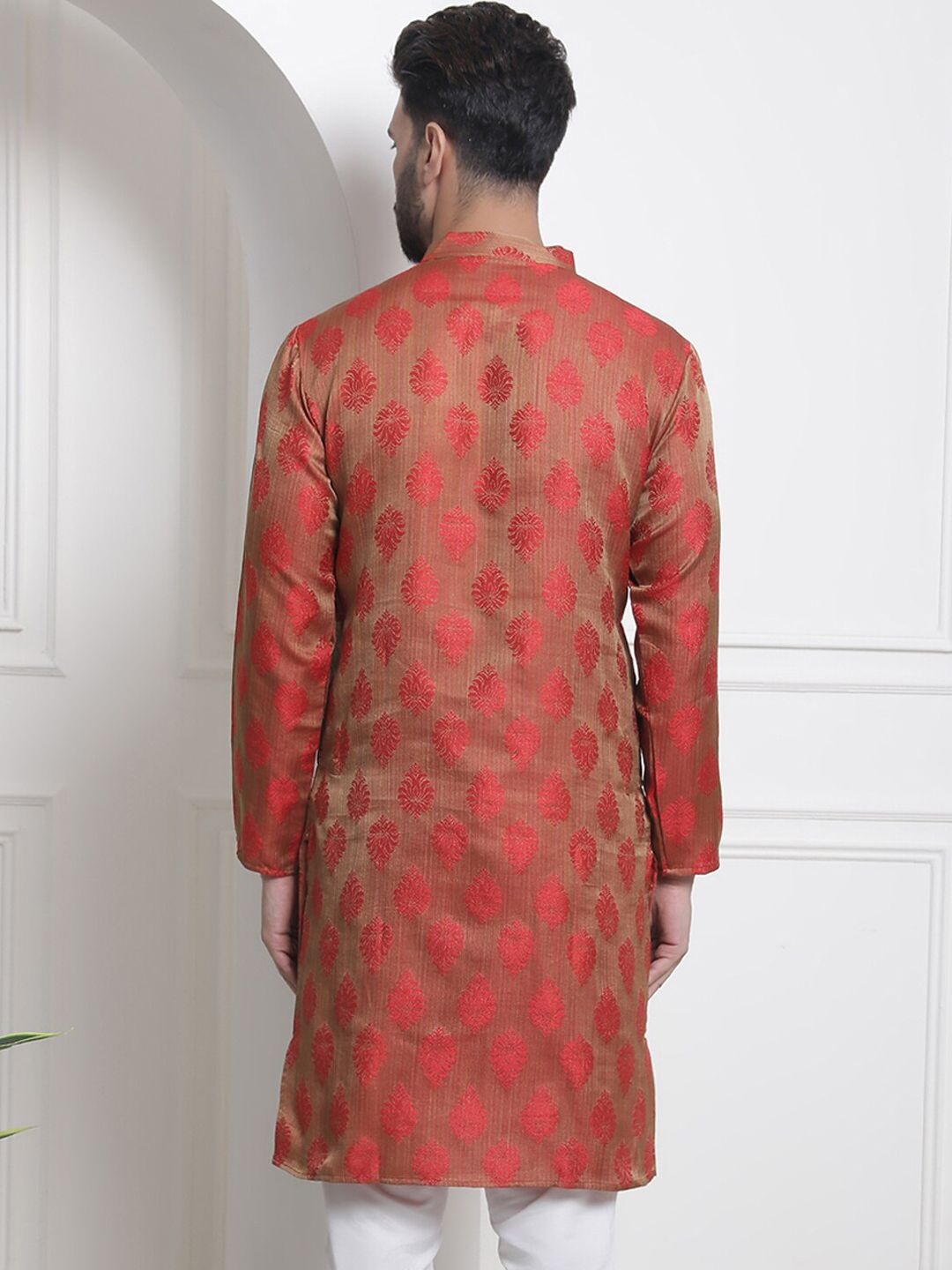 SOJANYA Mandarin Collar Ethnic Motif Thread Work Kurta