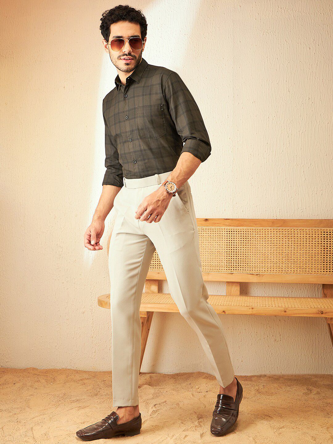 DENNISON Smart Checked Spread Collar Casual Shirt
