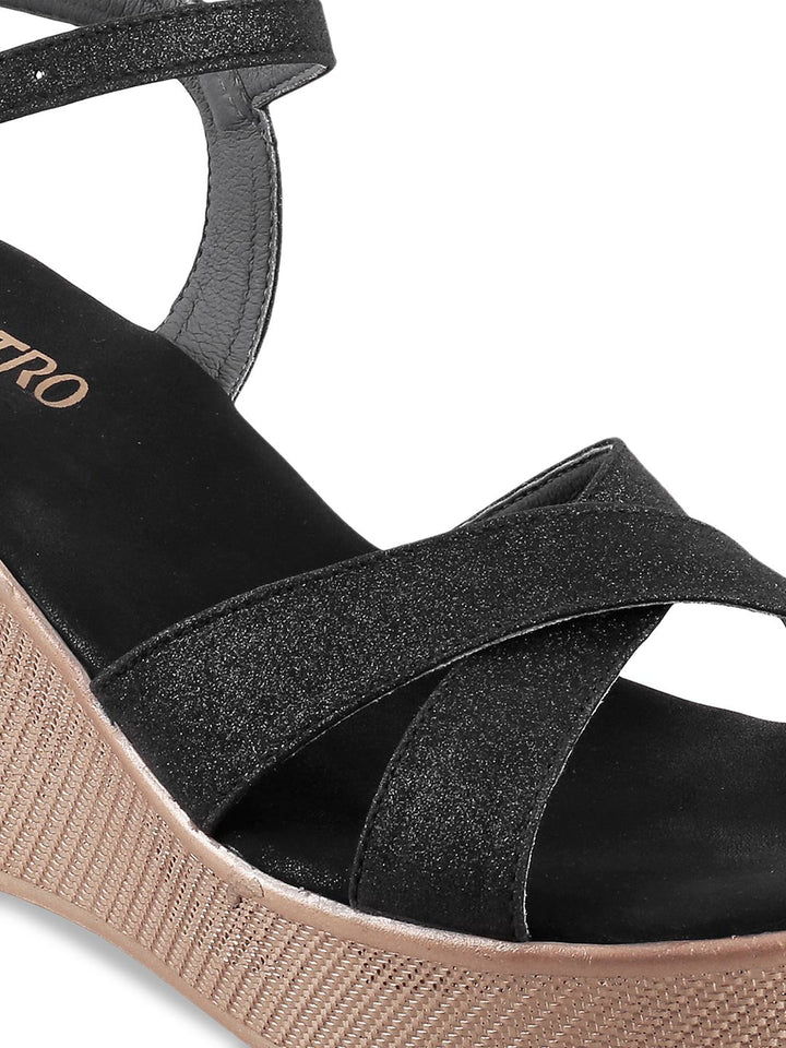 Metro Women Black Solid Sandals