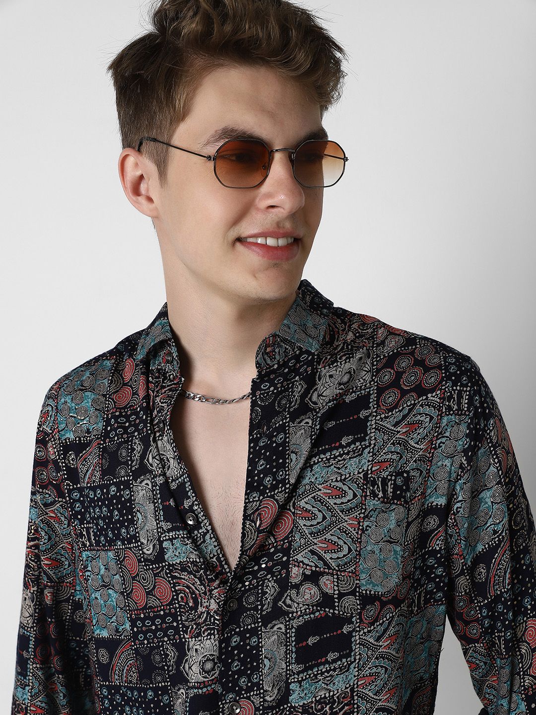 VASTRADO Men Classic Slim Fit Ethnic Motifs Printed Casual Shirt