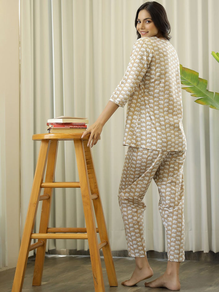 SANSKRUTIHOMES Women Printed Pure Cotton Night suit