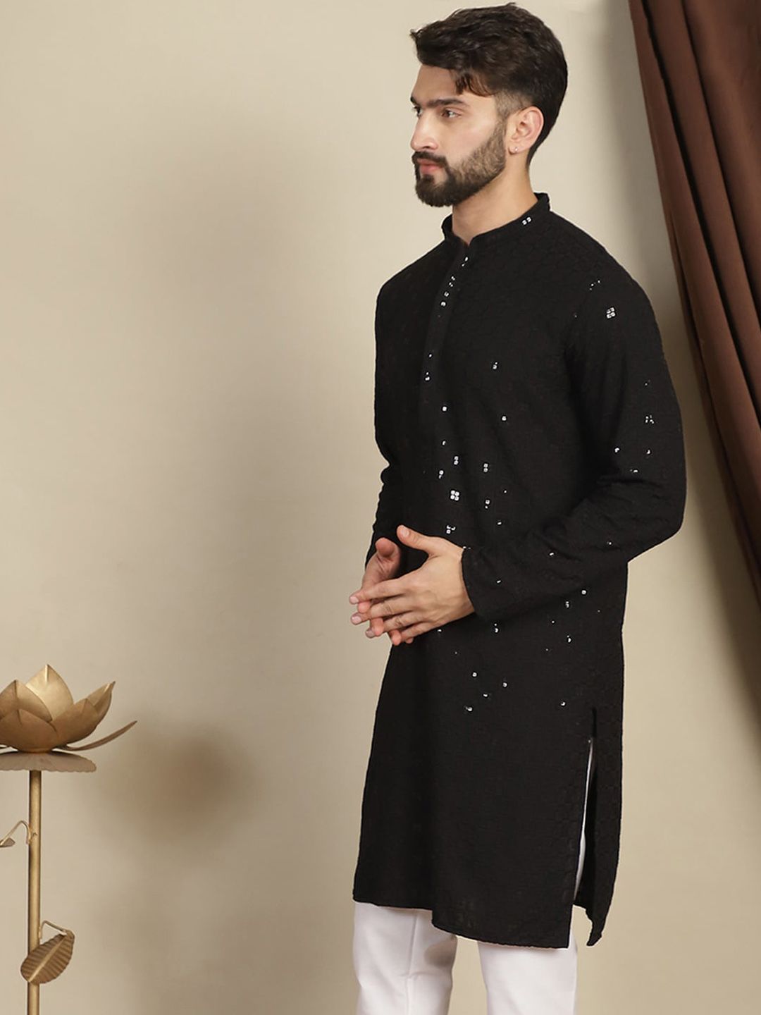 Anouk Floral Sulam Mandarin Collar Sequin Benang Cotton Kurta