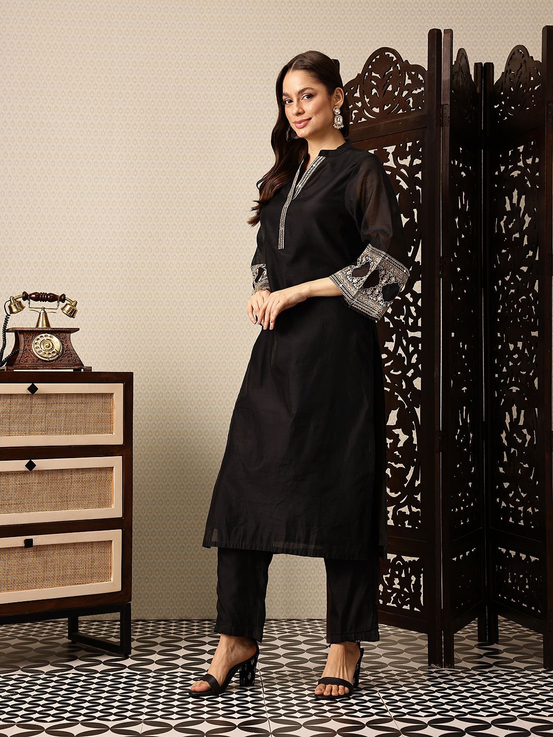 House of Pataudi Regular Jashn Kurta with Trousers & With Dupatta