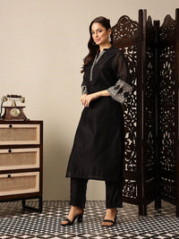 House of Pataudi Regular Jashn Kurta with Trousers & With Dupatta
