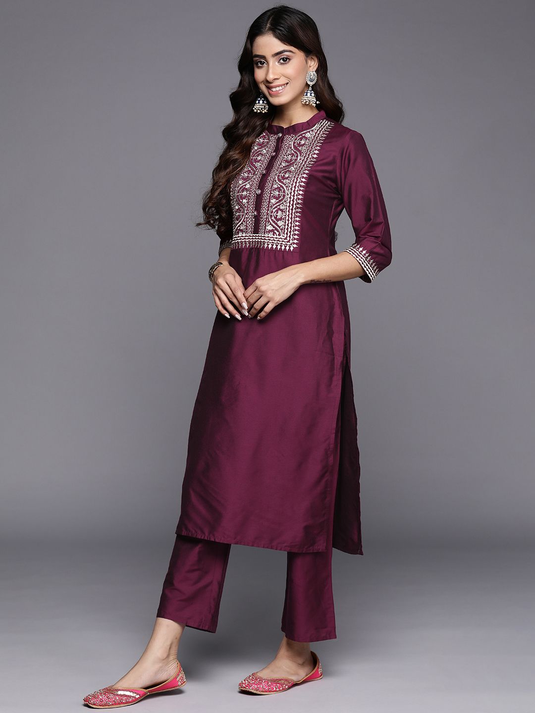 Gerua oleh Libas Wanita Motif Etnik Bersulam Kurta biasa dengan seluar dengan Dupatta