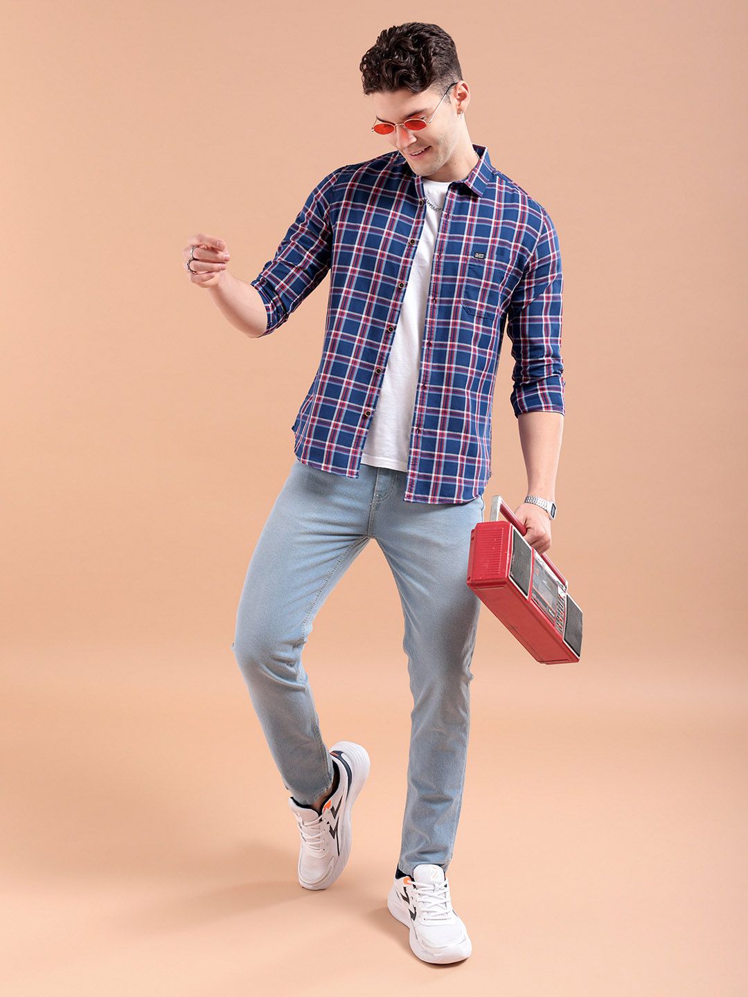 The Indian Garage Co Men Blue & Red Slim Fit Checked Casual Shirt