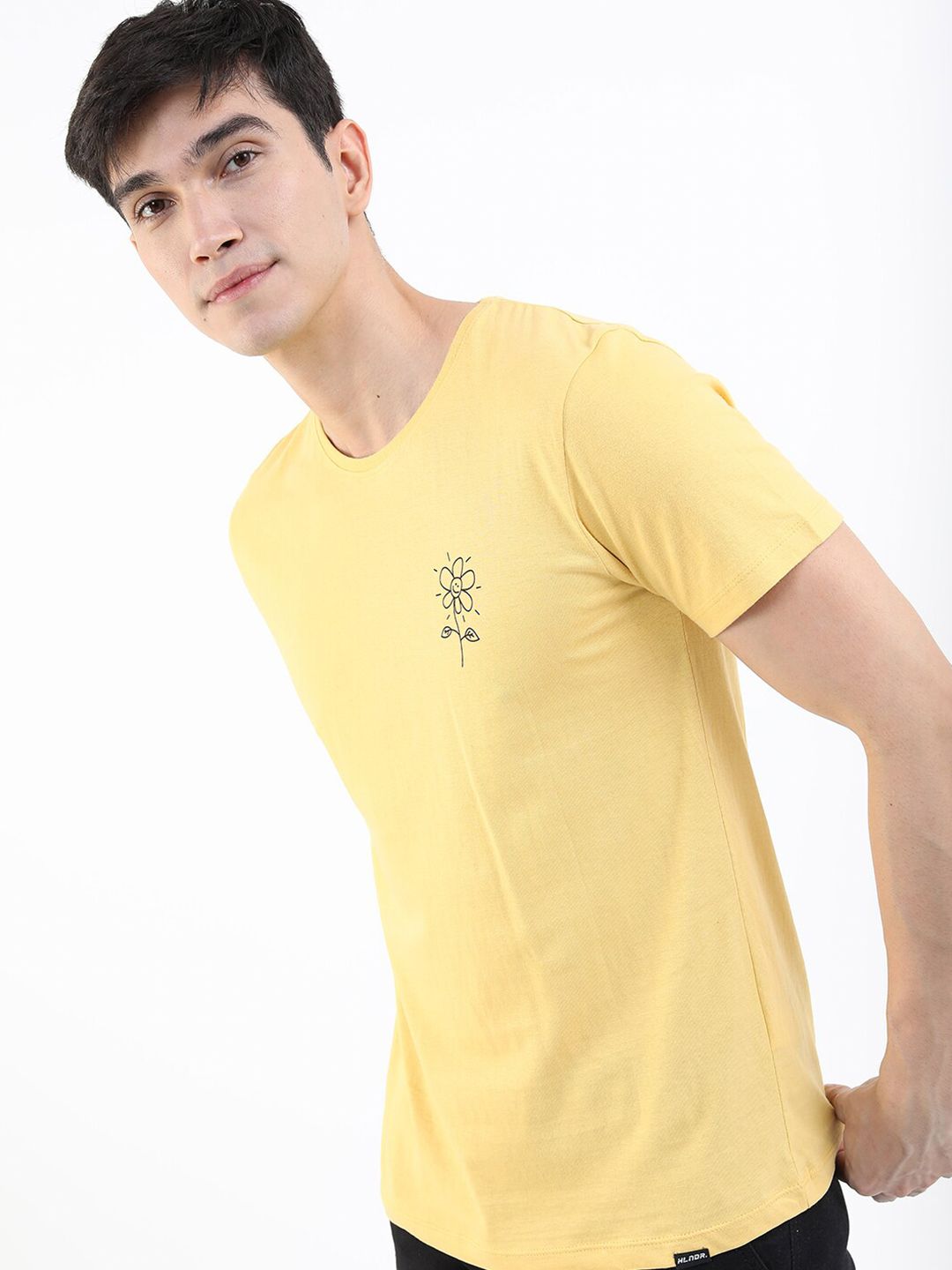 HIGHLANDER Men Yellow Printed Slim Fit T-shirt