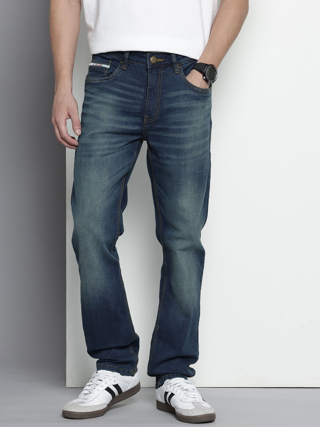The Indian Garage Co. Men Straight Fit Heavy Fade Stretchable Jeans