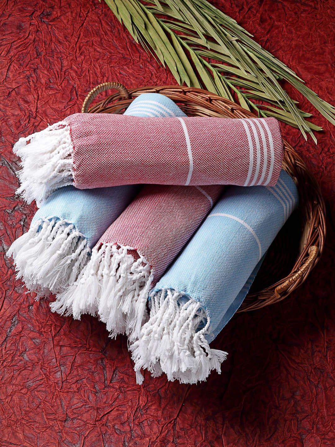KLOTTHE Set of 4 Striped Cotton 210 GSM Bath Towels