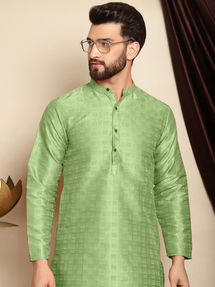Anouk Striped Mandarin Collar Long Sleeves Thread Work Kurta