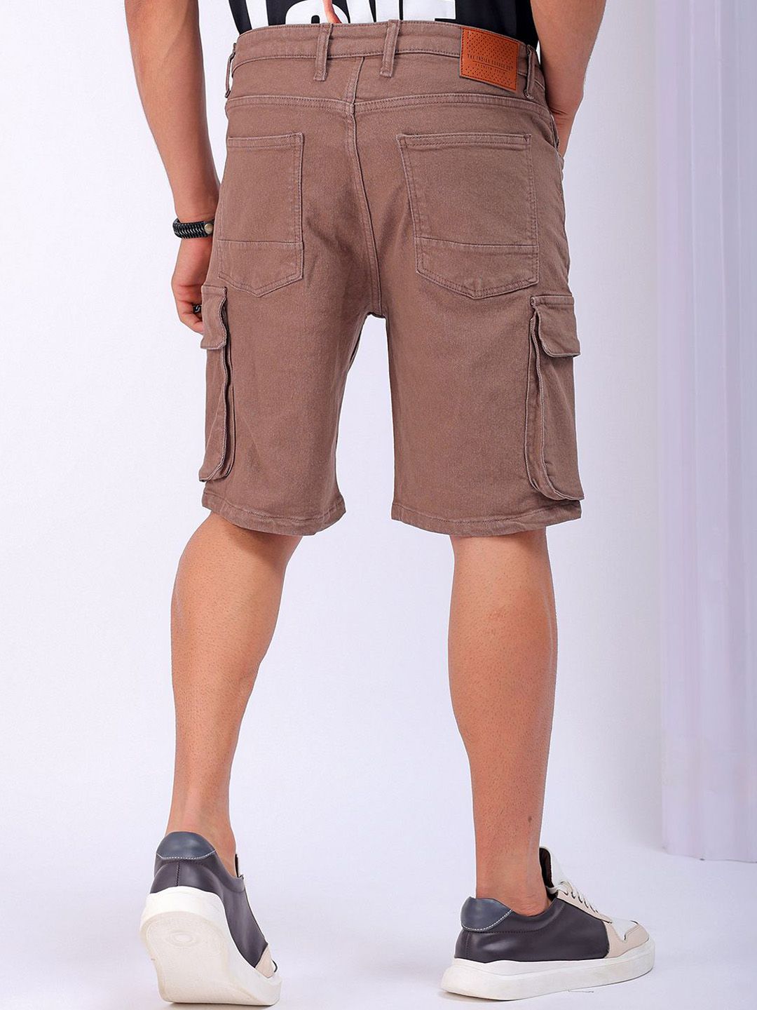 The Indian Garage Co Men Relaxed Fit Cargo Shorts