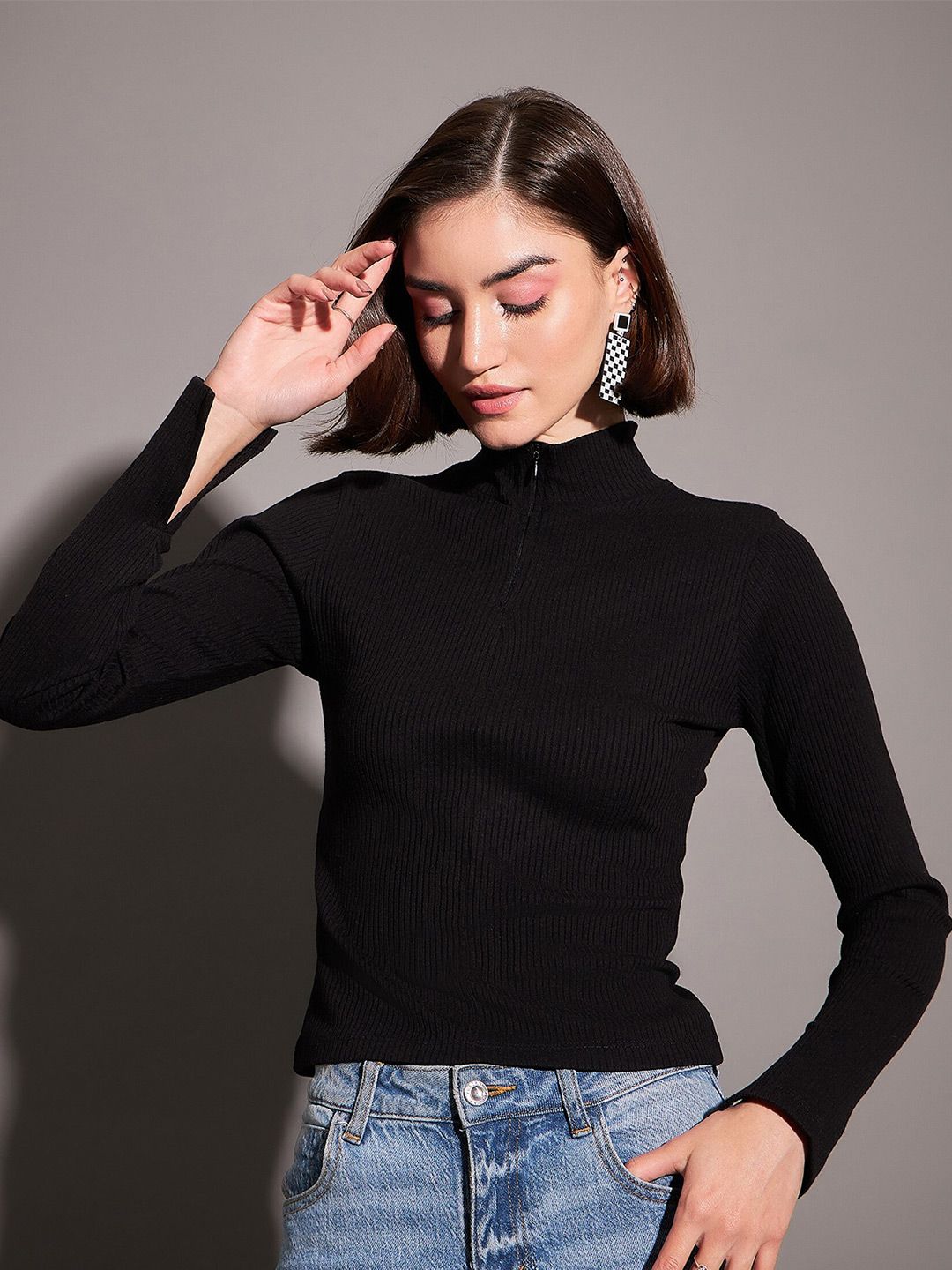 SASSAFRAS Black High Neck Fitted Top