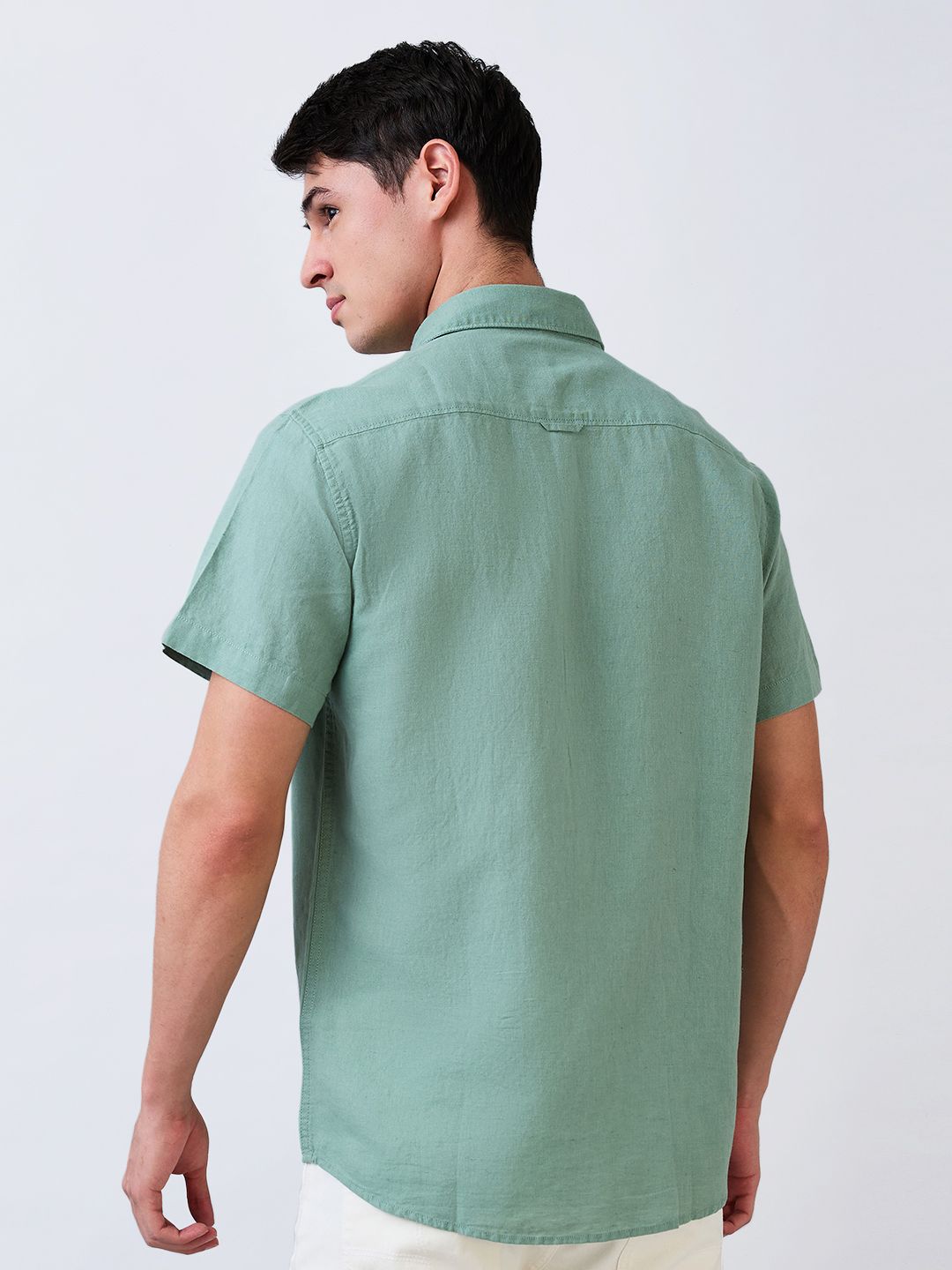 SPYKAR Men Slim Fit Spread Collar Solid Cotton Casual Shirt