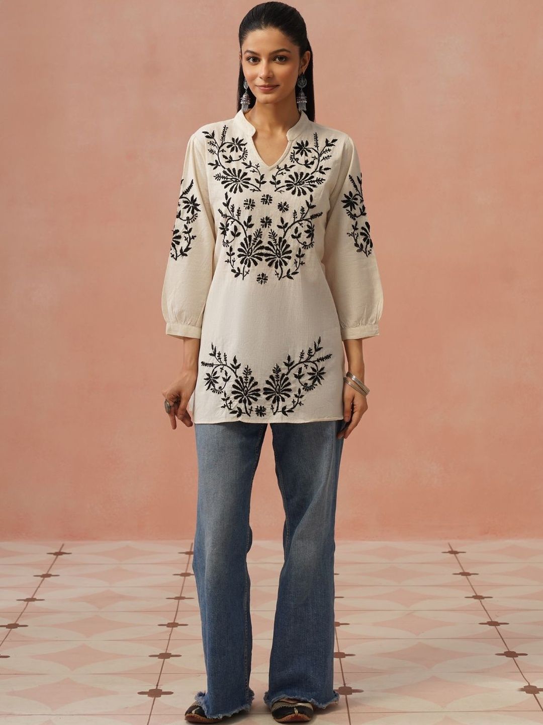House of Chikankari Women Floral Embroidered Thread Work Kurta