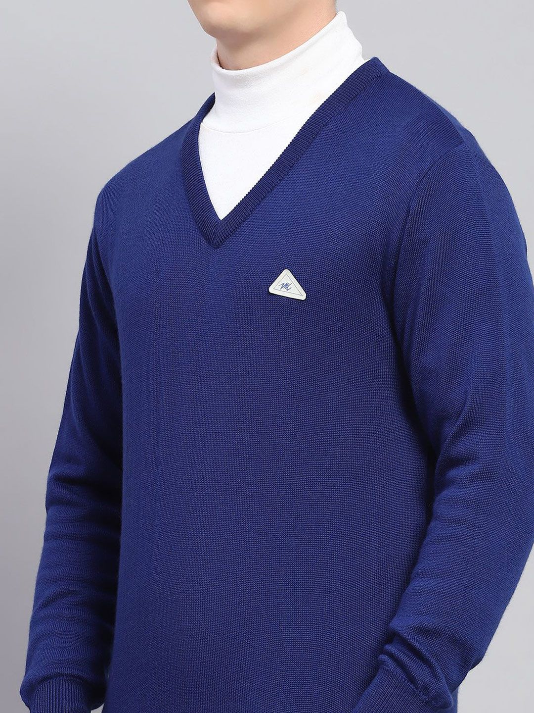 Monte Carlo Men V-Neck Woollen Pullover Sweater
