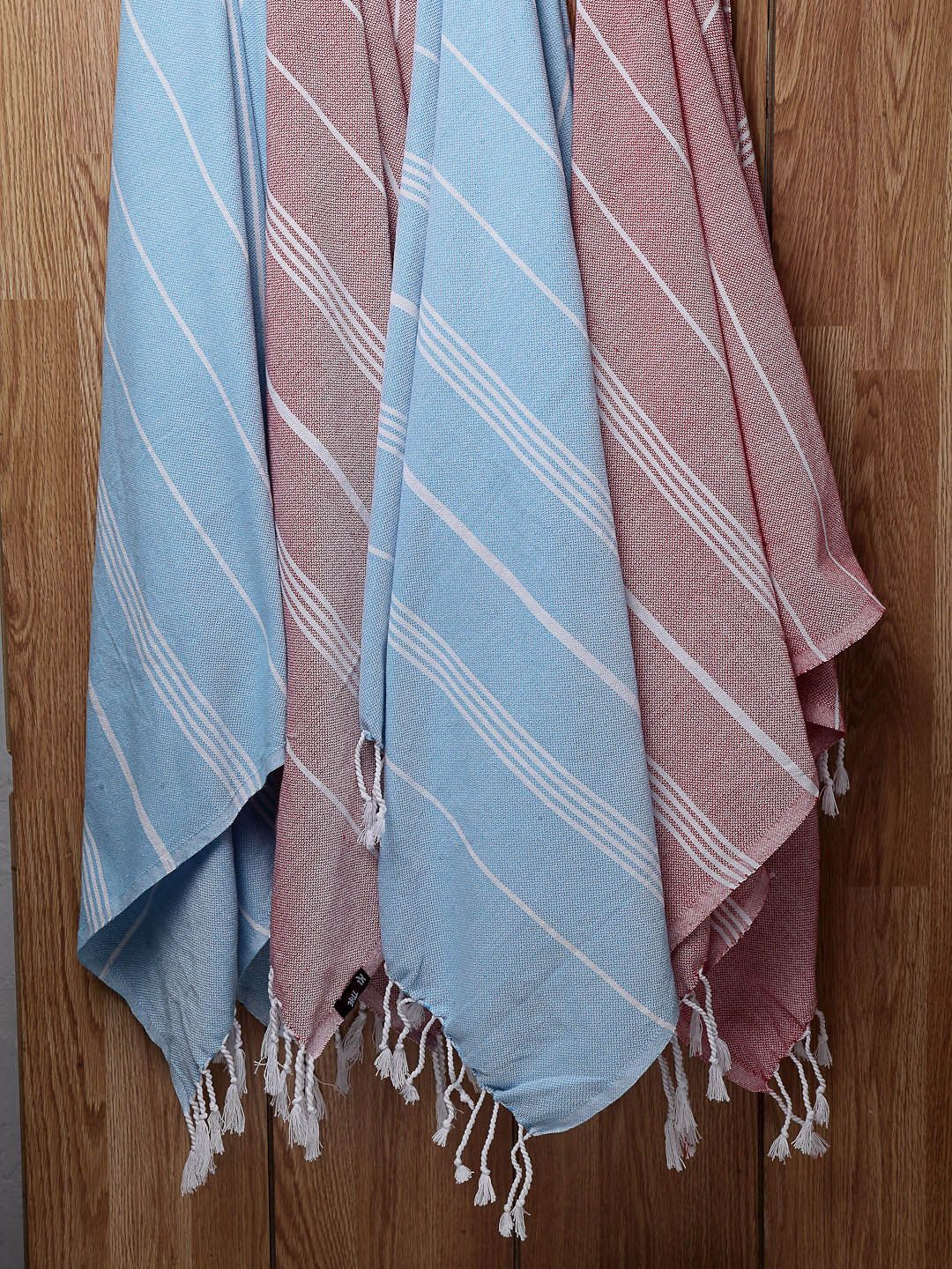 KLOTTHE Set of 4 Striped Cotton 210 GSM Bath Towels