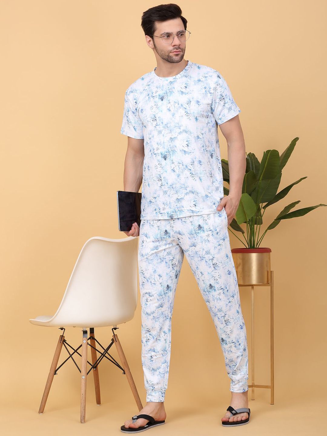 Sweet Dreams White & Blue Abstract Printed Round Neck Night suit