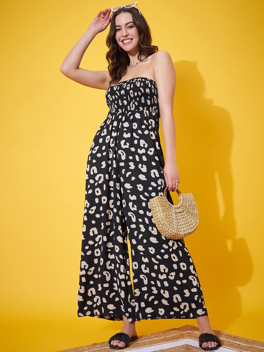 Berrylush Black Anima Printed Strapless Sleeveless Wide Leg Smocked Basic Jumpsuit