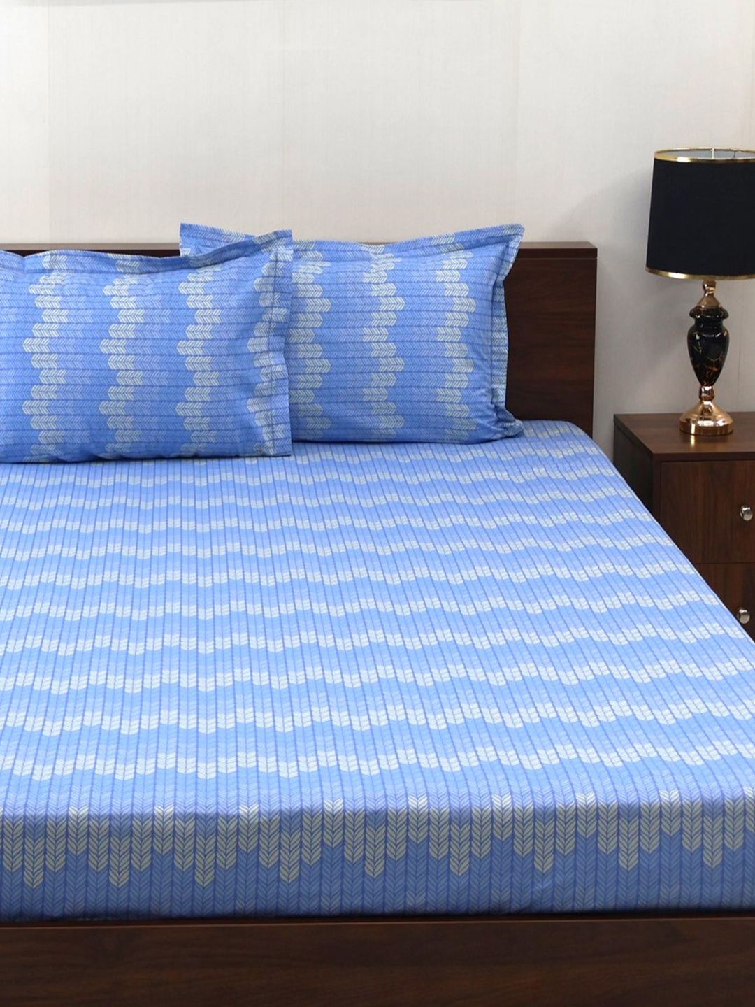 BOMBAY DYEING Blue & White Floral Cotton 144 TC Queen Bedsheet Set-1.52 m X 1.98 m X 30 cm