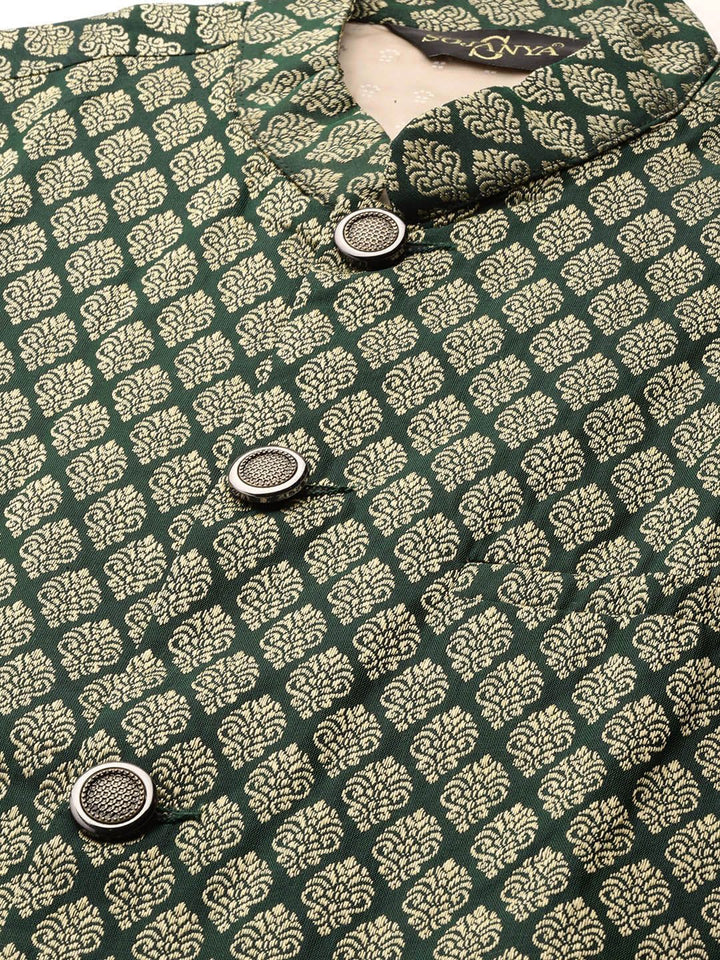 SOJANYA Men Maroon & Green Kurta with Churidar