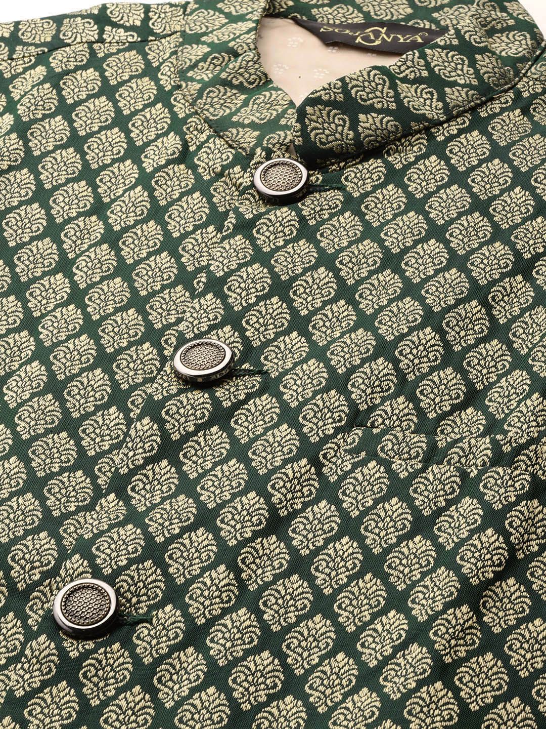 SOJANYA Men Maroon & Green Kurta with Churidar