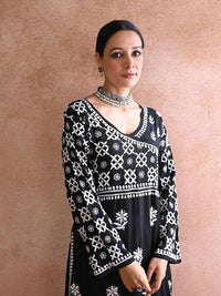 Rumah Wanita Chikankari Kurta Bersulam Chikankari Modal Hitam