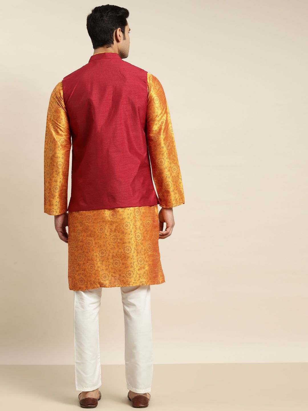 SOJANYA Men Orange Ethnic Motifs Printed Kurta & Churidar Comes with a Nehru Jacket