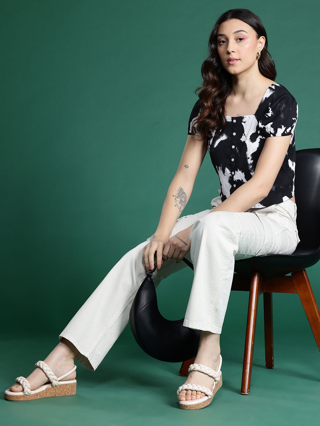 DressBerry Printed Puff Sleeves Monochrome Top