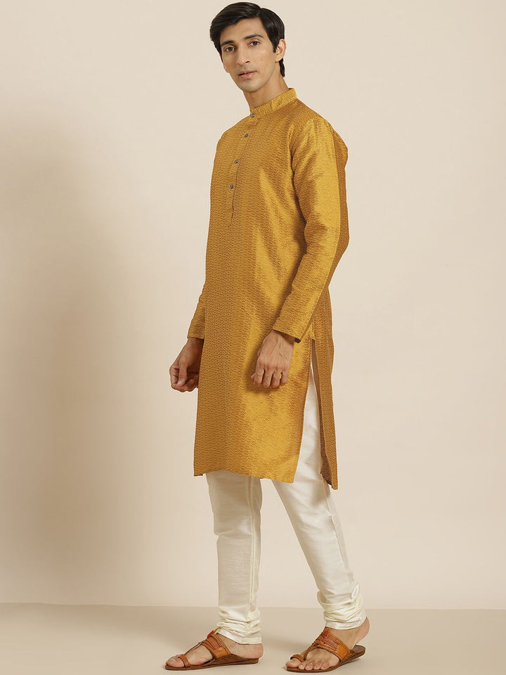 SOJANYA Kurta Design Tenunan Kuning Mustard Lelaki