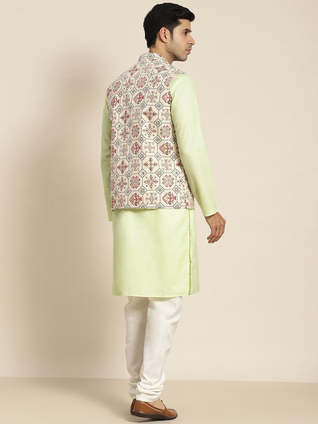 SOJANYA Men Printed Kurta with Churidar & Nehru Jacket