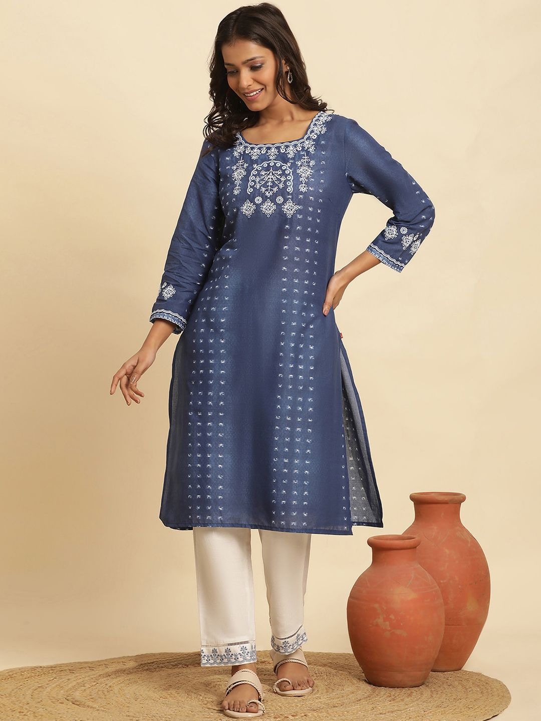 W Ethnic Motifs Embroidered Thread Work Pure Cotton Straight Kurta