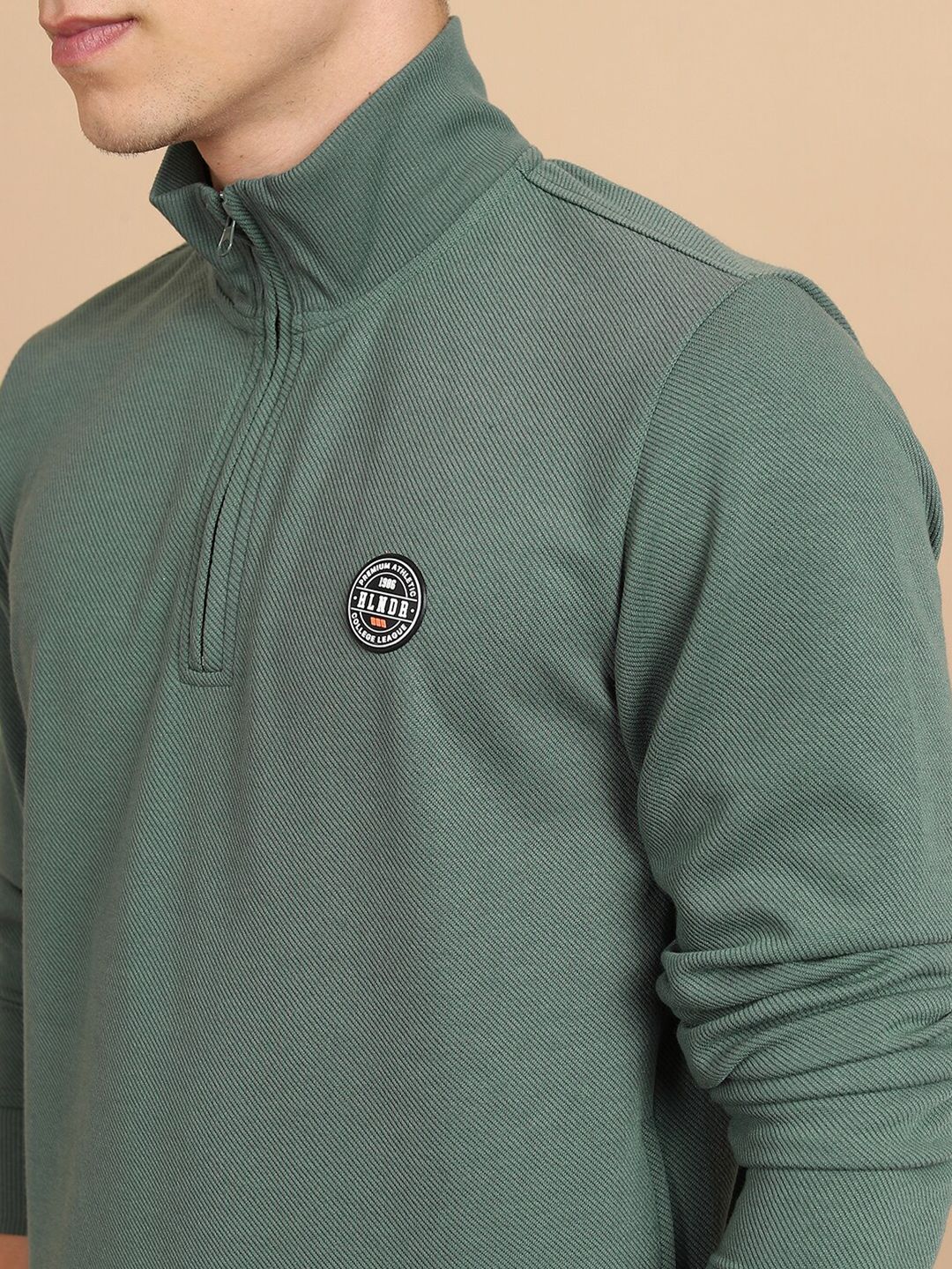 HIGHLANDER High Neck Half Zipper Pullover