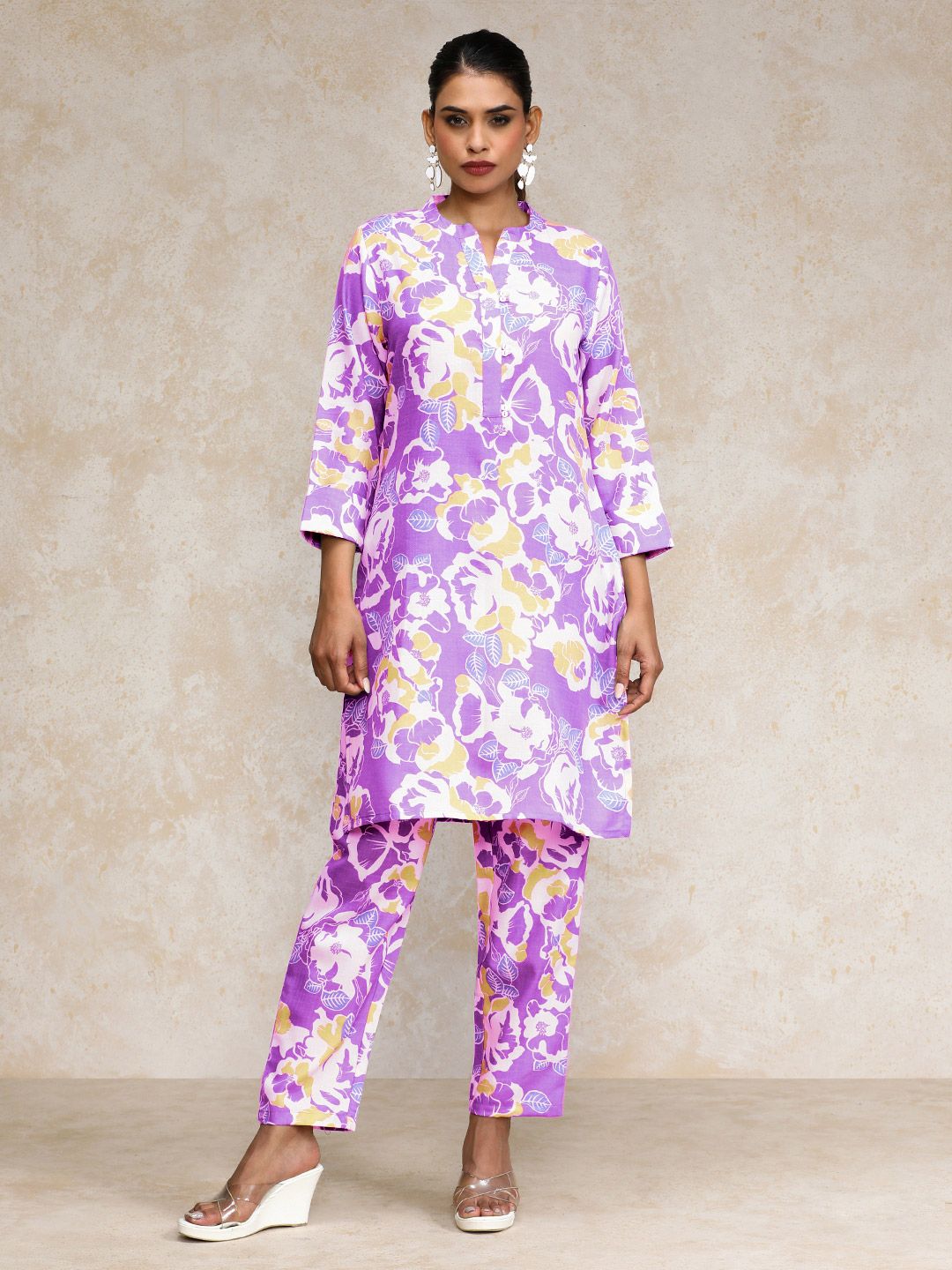 Varanga Women Floral Printed Regular Kurti with Trousers