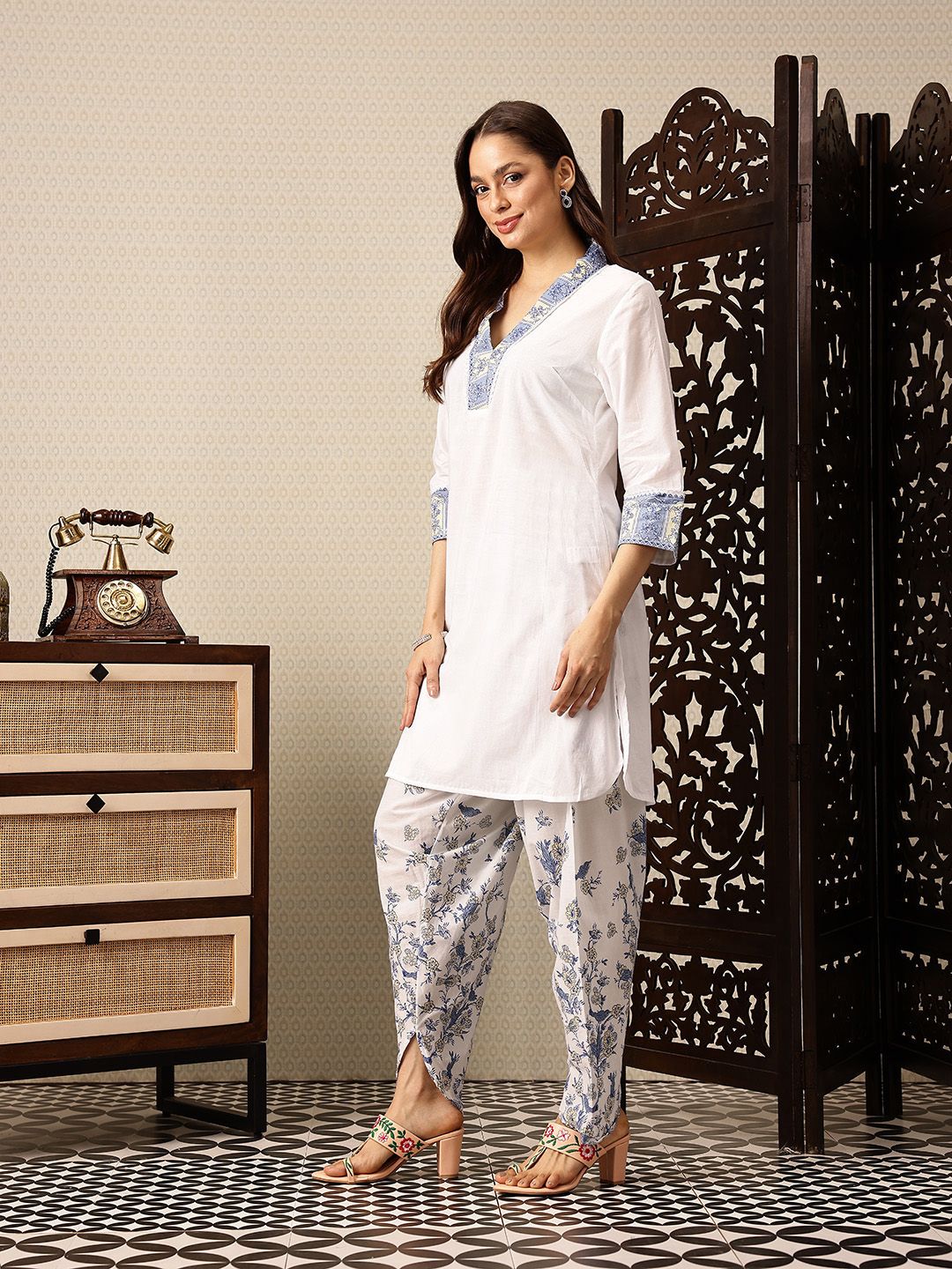 House of Pataudi Floral Regular Pure Cotton Jashn Kurta with Trousers & With Dupatta