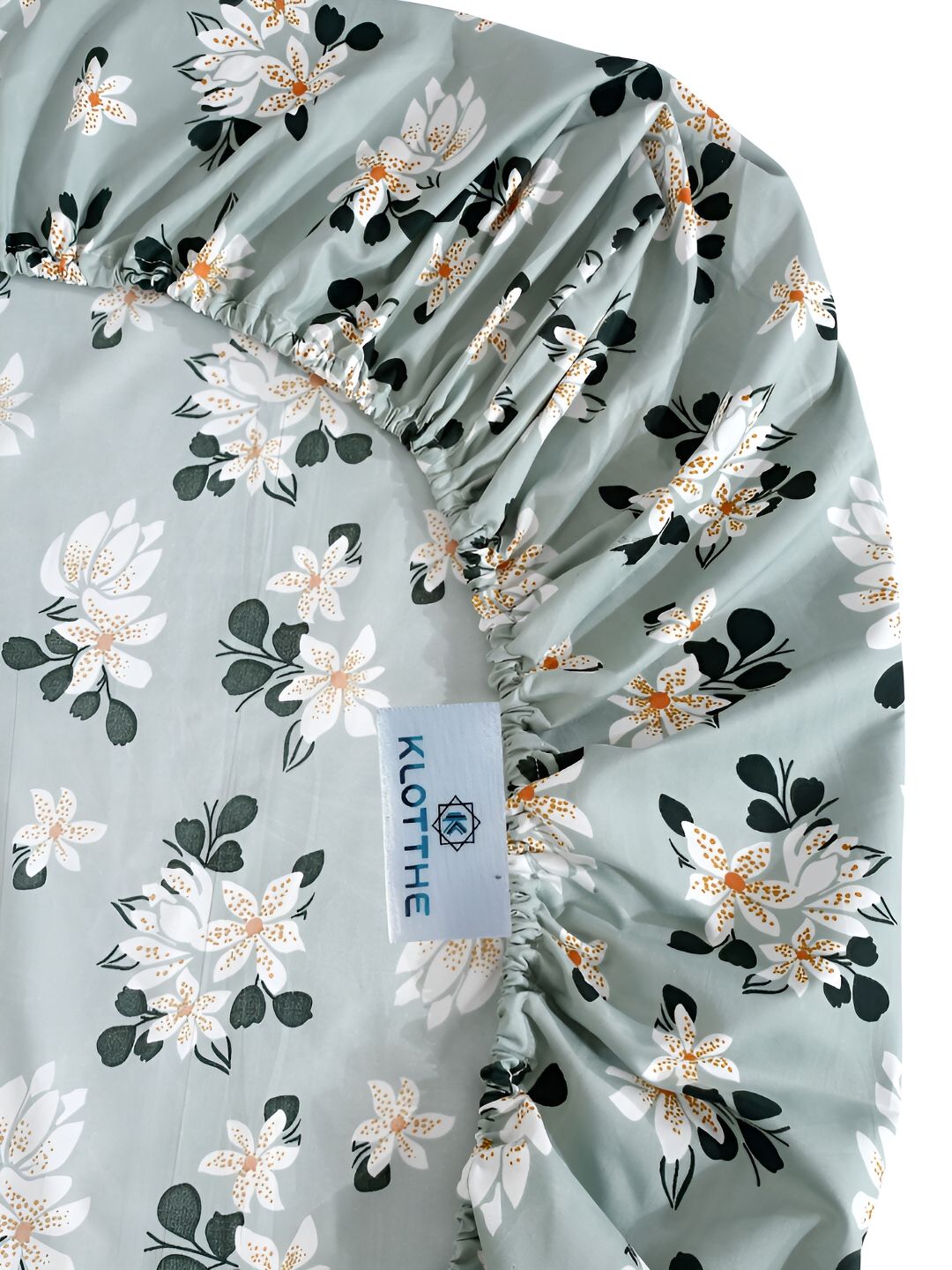KLOTTHE Green & Pink Floral Printed 300TC Super King Fitted Bedsheet With 2 Pillow Covers