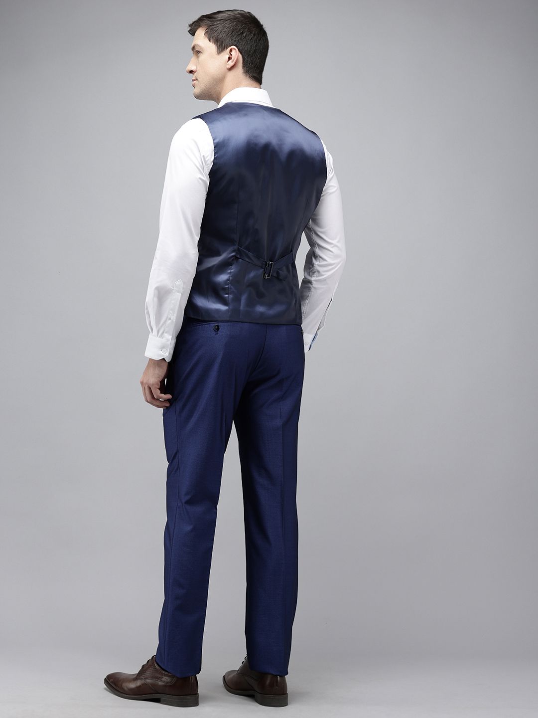 Park Avenue Reka Bentuk Self Textured Single Breasted Super Slim Fit 3 Piece Party Suits