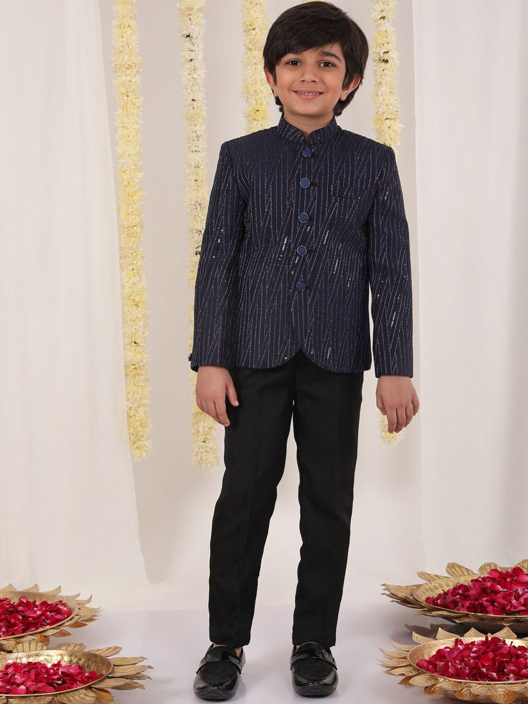 VASTRAMAY Boys Self-Design Mandarin Collar Slim-Fit Single-Breasted Bandhgala Blazer