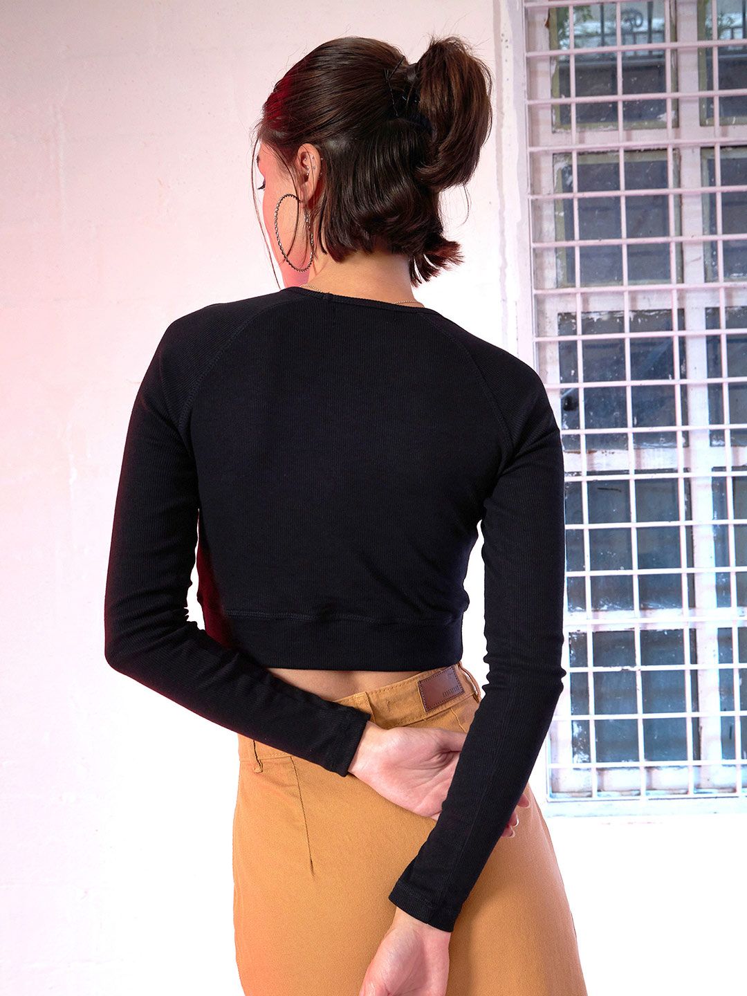 SASSAFRAS Black Crop Top