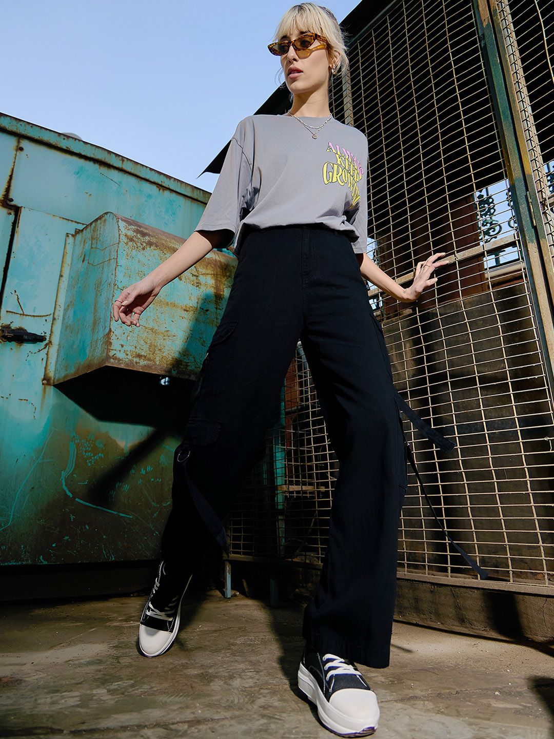 SASSAFRAS Women Pure Cotton Cargo Trousers
