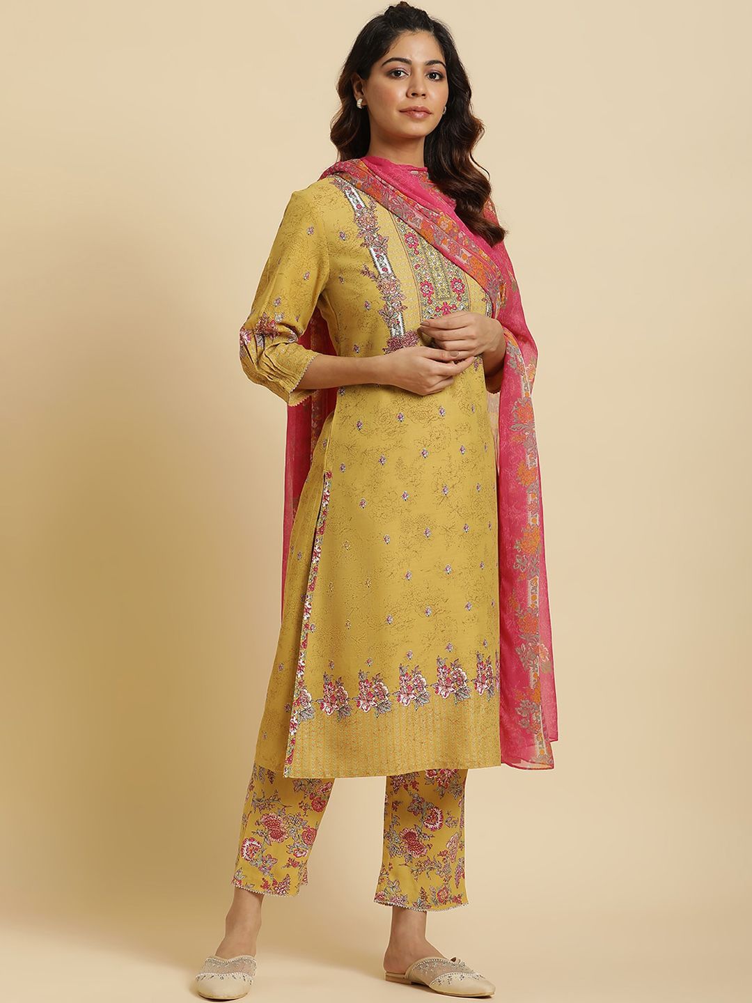 W Floral Printed Regular Gotta Patti Detail Kurta With Trousers & Dupatta