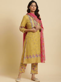 W Floral Printed Regular Gotta Patti Detail Kurta With Trousers & Dupatta