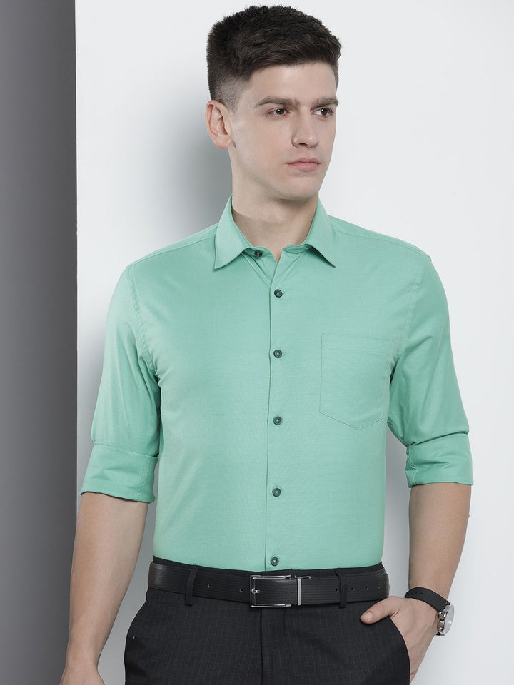 The Indian Garage Co. X Luxe Men Solid Slim Fit Opaque Formal Shirt
