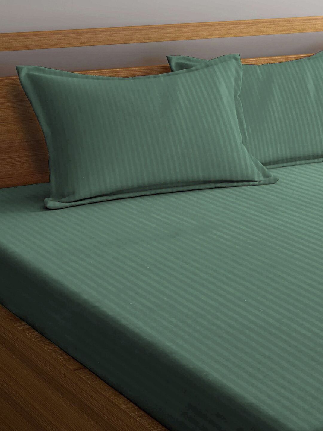 KLOTTHE Green Striped 300 TC King Bedsheet with 2 Pillow Covers