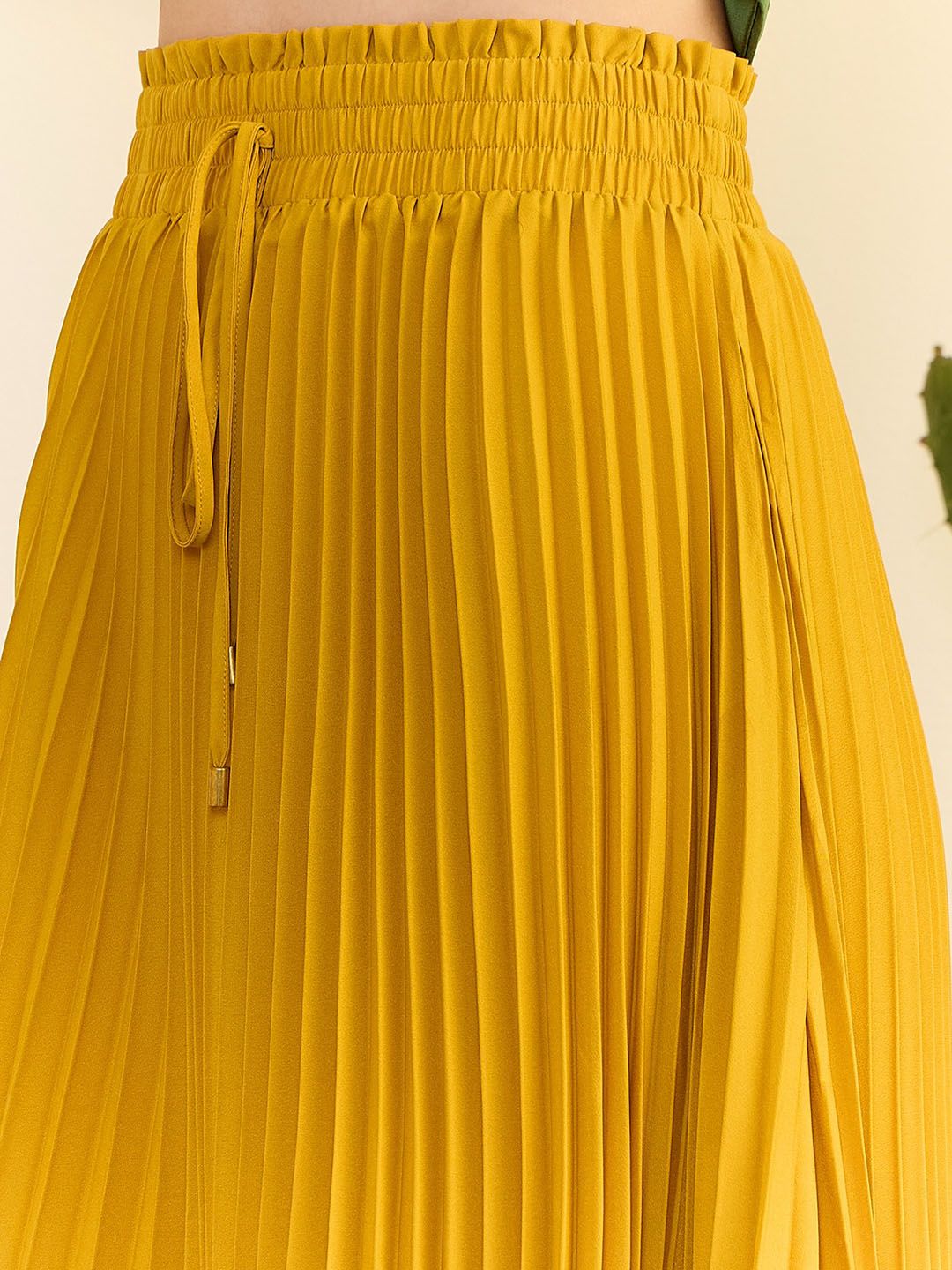 Berrylush Yellow High-Rise Accordion Pleat Flared Midi Skirt