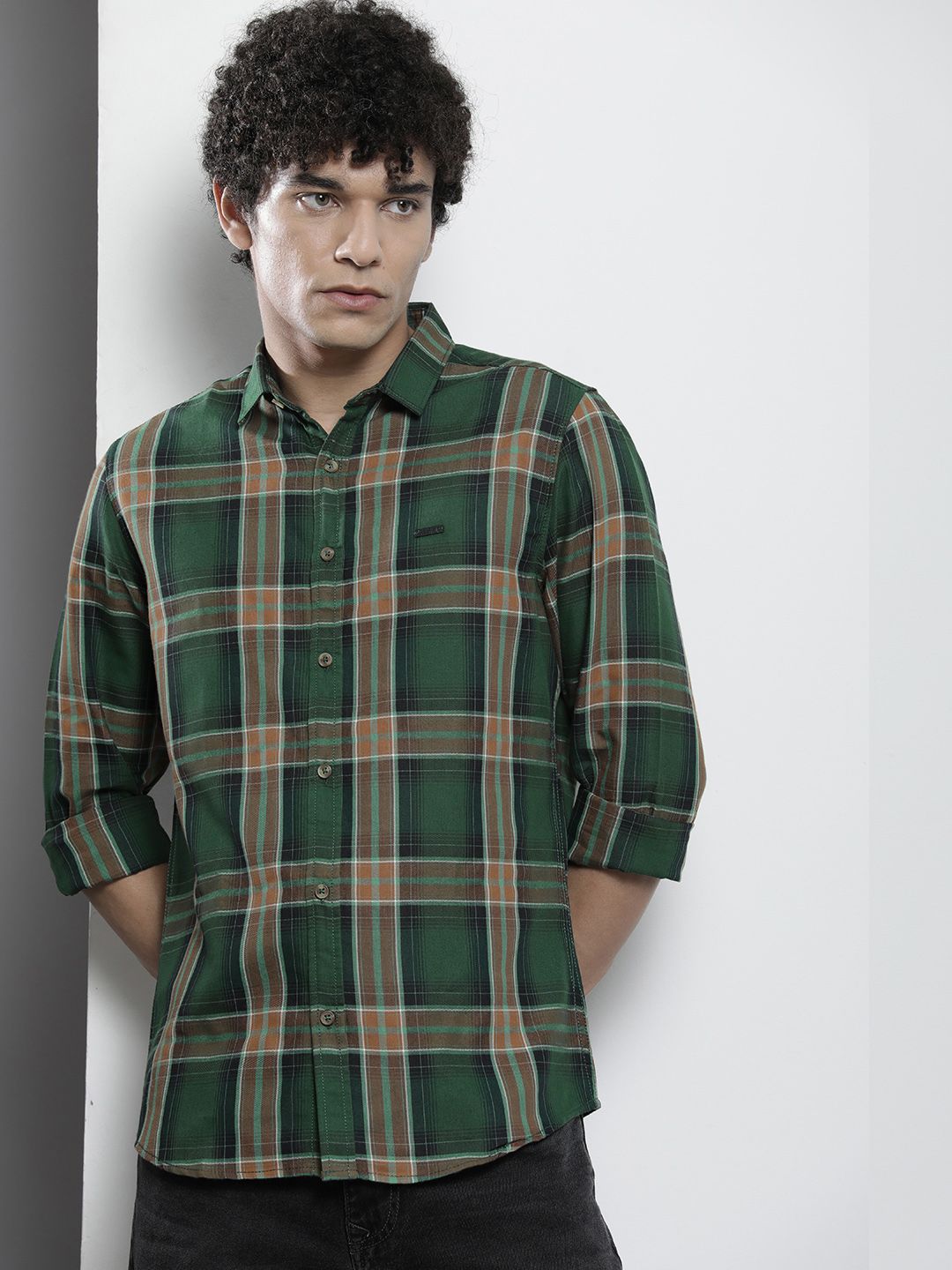 The Indian Garage Co Men Green & Beige Tartan Checks Checked Casual Shirt